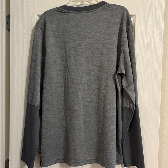 Nike Dri-FIT Gray Performance Top - Picture 4 of 4